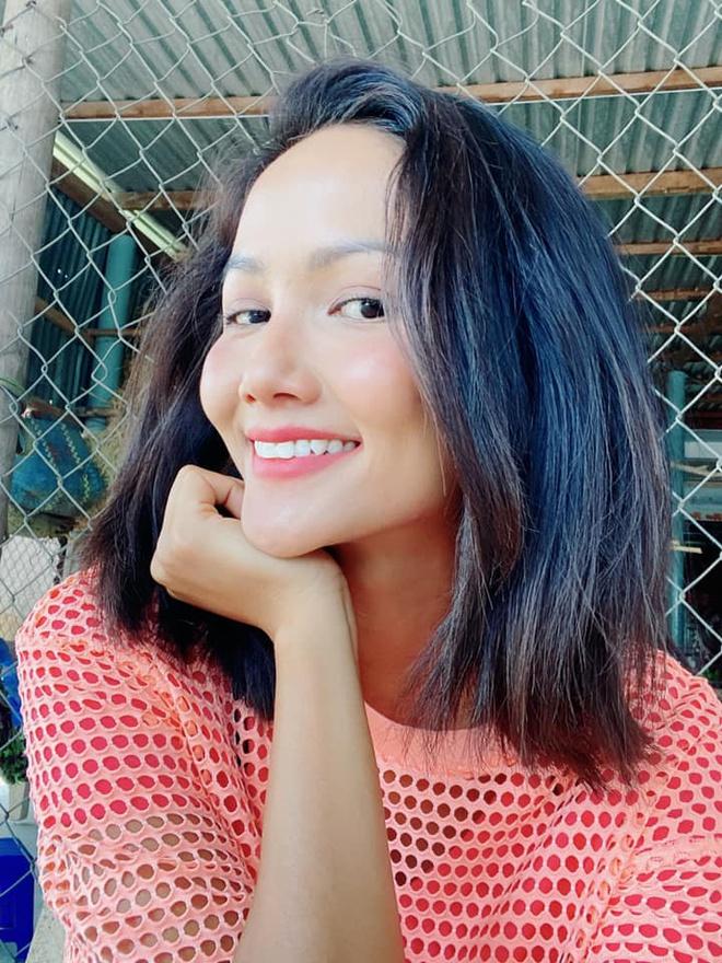 HHen Niê lên tiếng về nghi vấn độn cằm-1