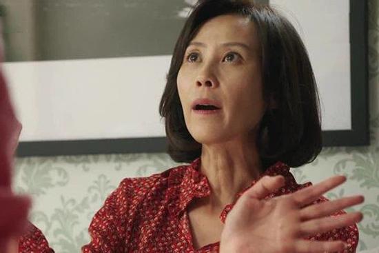 Vừa về đến quê, mẹ chồng đã ra tận đầu làng đón nhưng nói câu làm tôi bàng hoàng