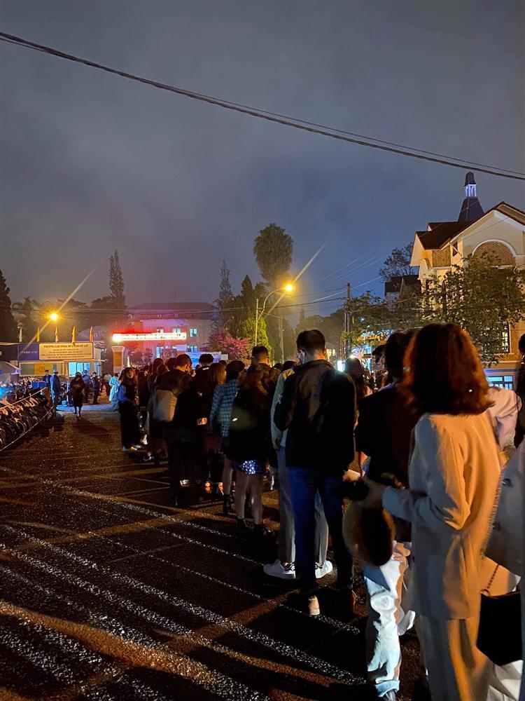 Hà Anh Tuấn kéo dài giờ mở màn show để chờ fan bị trễ chuyến bay-3