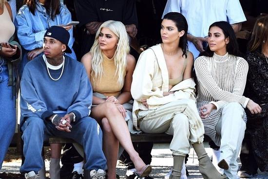 Quyền lực của hàng ghế đầu trong giới thời trang