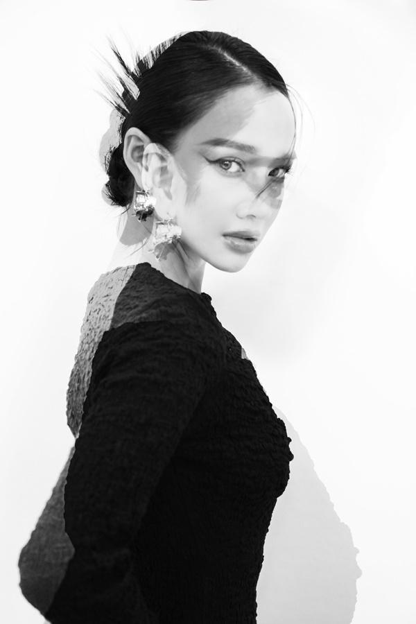 Nhã Phương gây lú khi chụp hình bắt chước Jennie BLACKPINK-1