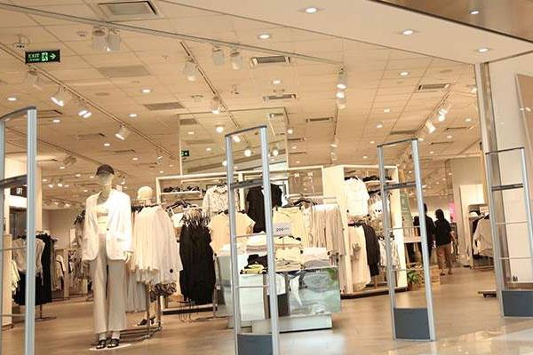 Vụ tẩy chay thương hiệu phương Tây: Truyền hình Trung Quốc xóa hết logo-7