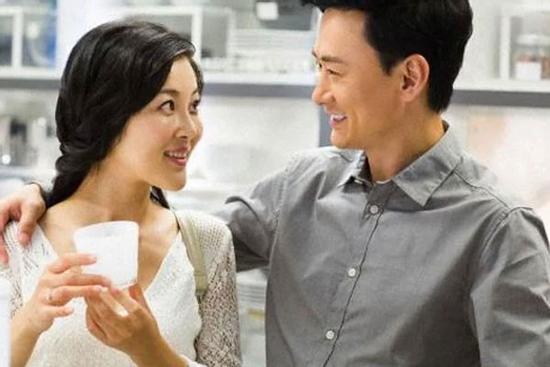 Vợ chồng chung sống hòa thuận cần làm giỏi '3 nhiều và 3 ít'