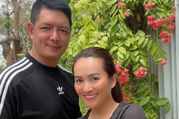 Vợ 7X của Bình Minh zẩy đầm cực sung, nhìn tưởng teen girl-19