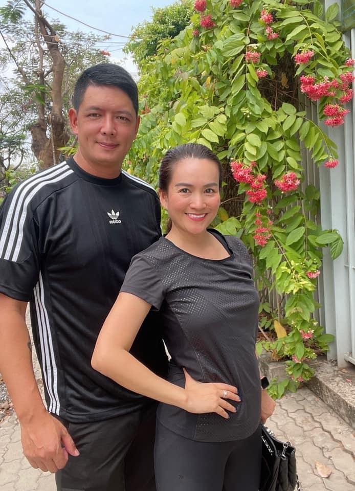 Ngoại hình Bình Minh mất phong độ trước vợ hơn tuổi-1