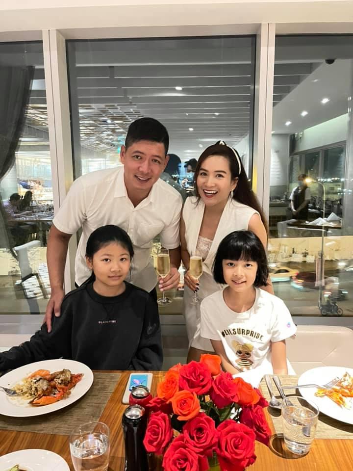 Ngoại hình Bình Minh mất phong độ trước vợ hơn tuổi-10