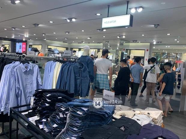 Loạt store H&M Việt Nam lúc này: Hà Nội khá vắng vẻ, TP.HCM vẫn đông đúc-3