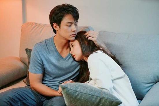 Đêm nào vợ cũng vào nhà vệ sinh 1 tiếng, biết rõ nguồn cơn tôi khóc nghẹn