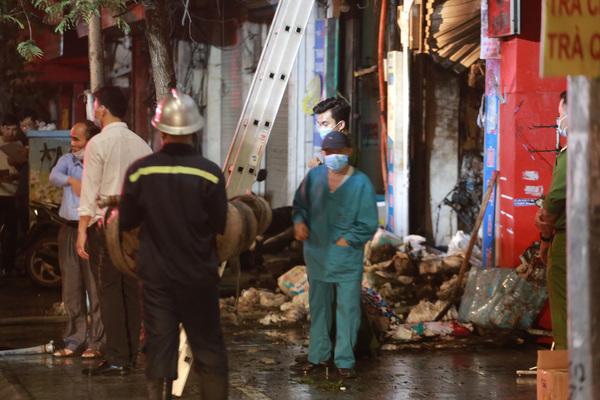 Hiện trường vụ cháy nhà khiến 4 người thiệt mạng ở Hà Nội-6