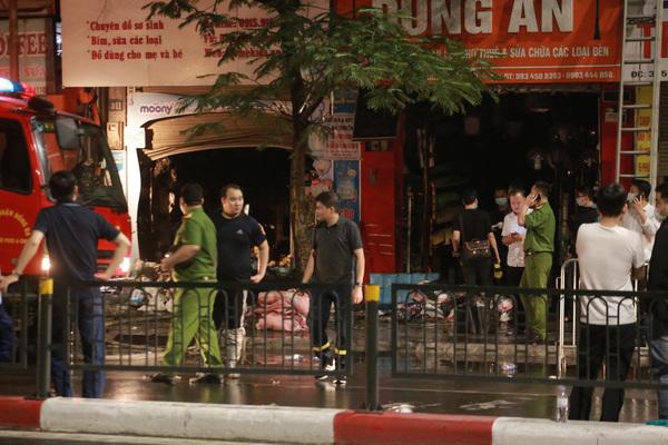 Hiện trường vụ cháy nhà khiến 4 người thiệt mạng ở Hà Nội-7