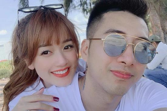 Vợ chồng Only C bị nhân viên hàng lẩu nhục mạ