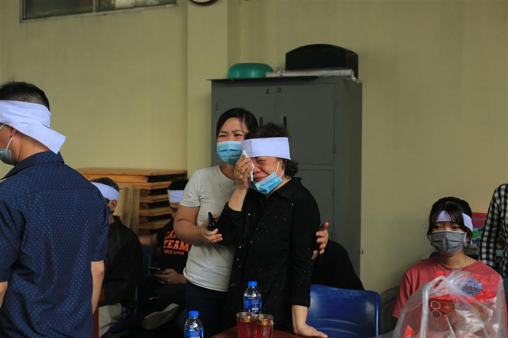 Xót xa đám tang nhà có 4 người tử vong ở Tôn Đức Thắng-7