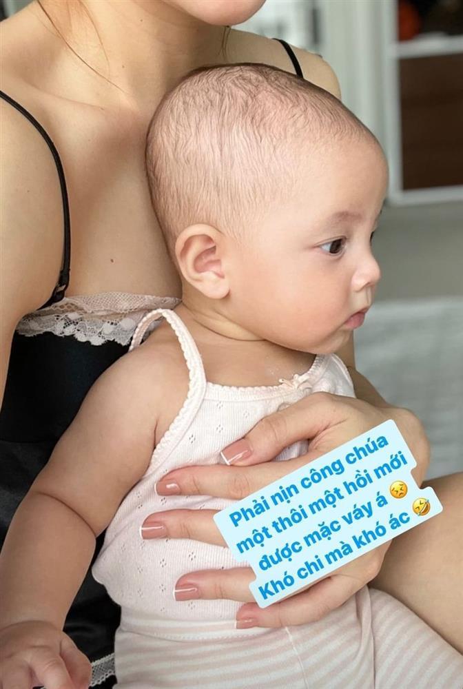 Đứng hình 5s với góc nghiêng của con gái Hồ Ngọc Hà-1