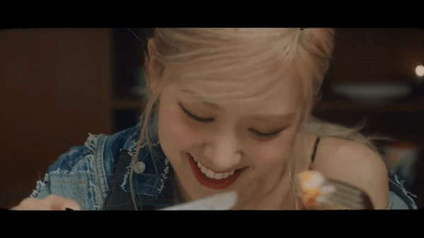 Rosé quằn quại chà sàn vẫn hớn hở trong Gone: Tình đã chết mà tươi quá!-15