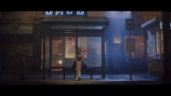 Rosé quằn quại chà sàn vẫn hớn hở trong Gone: Tình đã chết mà tươi quá!-7