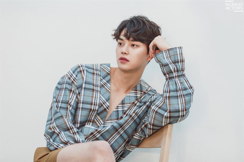 Nam thần thế hệ mới của phim Hàn-2