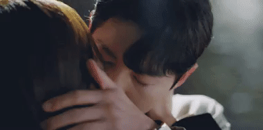 Bấn loạn nụ hôn đầu tiên giữa luật sư và mafia, rating Vincenzo tăng vọt-5