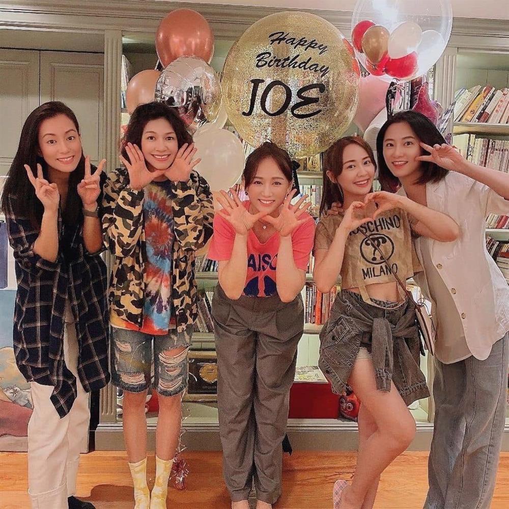 Trần Kiều Ân khóa môi phi công ngày sinh nhật-4