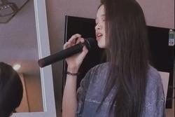 Linh Ka khoe giọng nuột với bản hit Hà Anh Tuấn, sắp có thêm hot girl cầm mic?