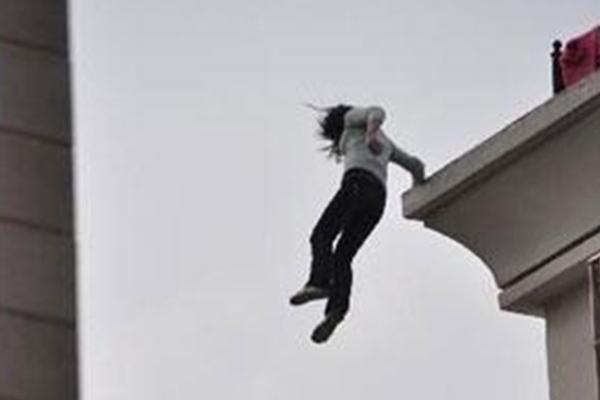 Cô giáo ở Hà Nội đánh học sinh, mắng chửi hành hung cả đồng nghiệp-2