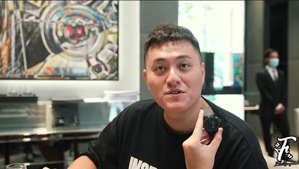 Con ông trùm điện tử Sài Gòn Fabo Nguyễn khoe đồng hồ nạm 563 viên kim cương đen độc nhất Việt Nam-6