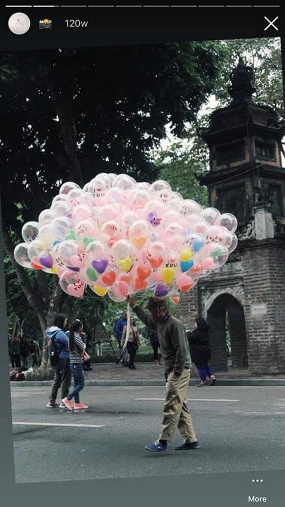 Ông chú bán bóng bay nổi tiếng nhất phố cổ qua đời, dân mạng hụt hẫng-4