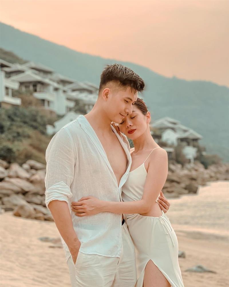 Lâm Bảo Châu bị soi bàn tay hư trên cơ thể Lệ Quyên-6