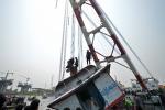 Kéo xác tàu chìm ở Bangladesh, tìm thấy hàng chục thi thể