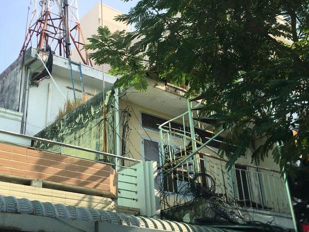 Bị chủ bắt nhốt, nhân viên tiệm game chết trong tư thế treo cổ-1