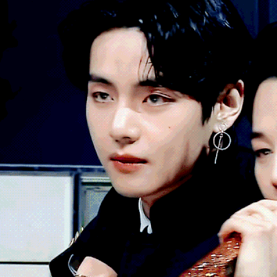 Sang chấn với lý do V BTS sợ selfie dù sở hữu mặt tiền cực phẩm-2