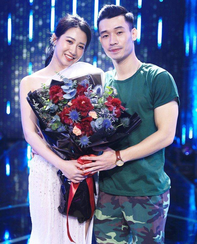 Hot girl Người Ấy Là Ai bị tổn thương dây thần kinh do làm việc quá sức-1