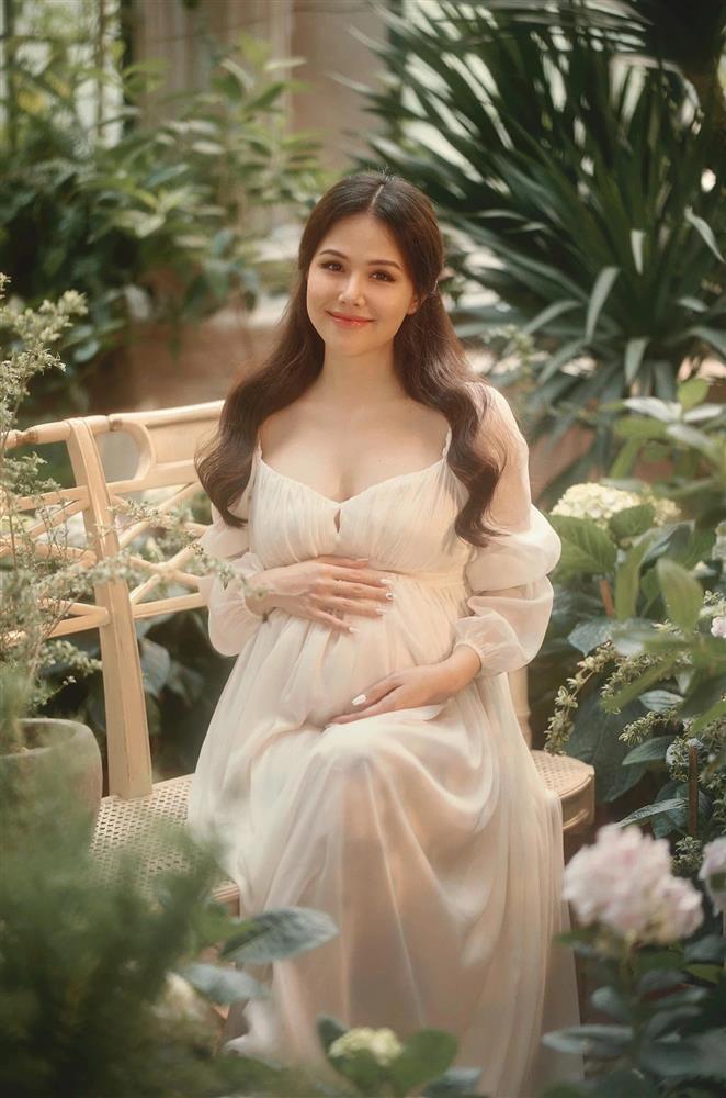 Phanh Lee quyến rũ đỉnh chóp dù đang ở tháng cuối thai kỳ-4