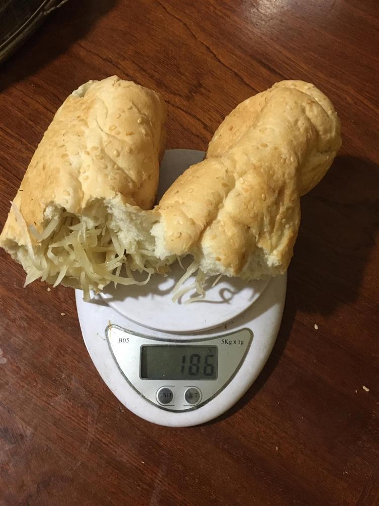 Hãng bánh mì nổi tiếng Thái Nguyên bị bóc phốt treo đầu dê, bán thịt chó-6