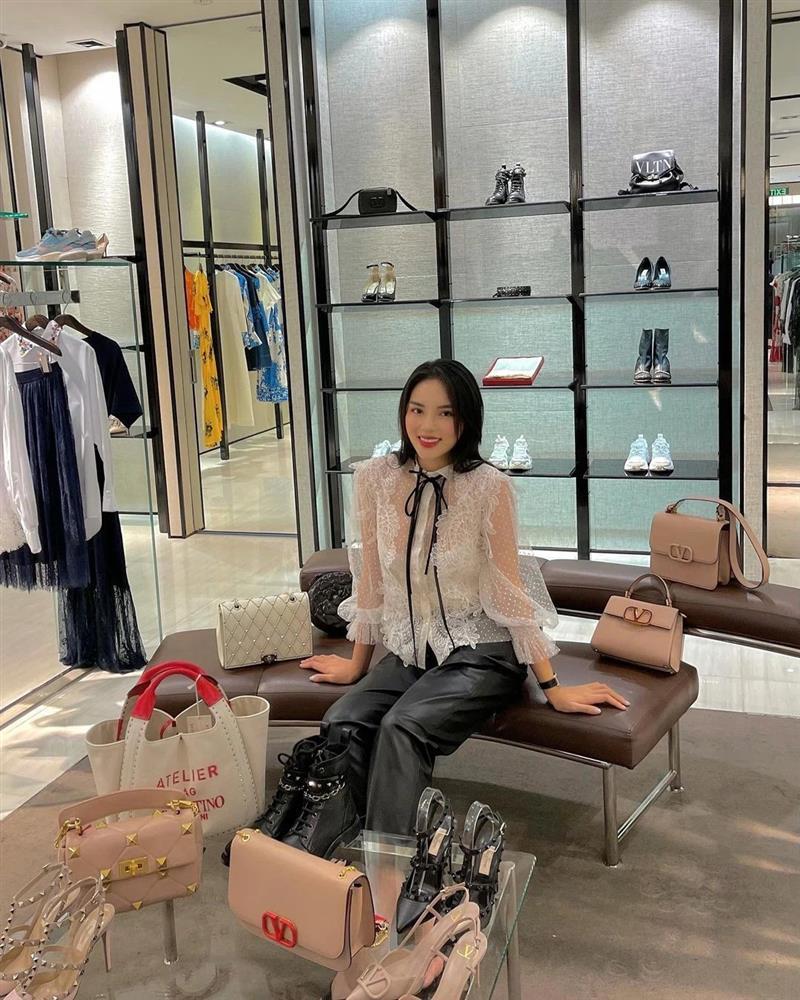 Kỳ Duyên chi 250 triệu sắm đồ hiệu, cạnh tranh Ngọc Trinh ngôi nữ hoàng đập hộp-2