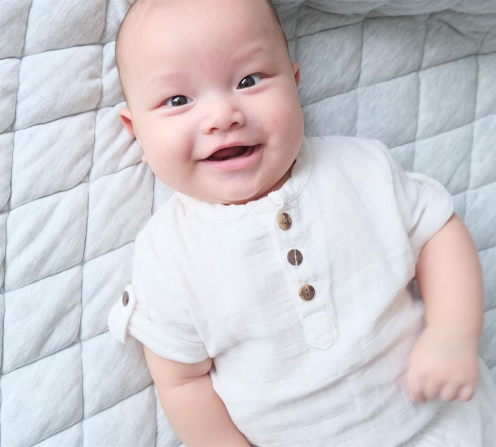 Kim Lý hiếm hoi nhận xét ngoại hình con trai ruột-2