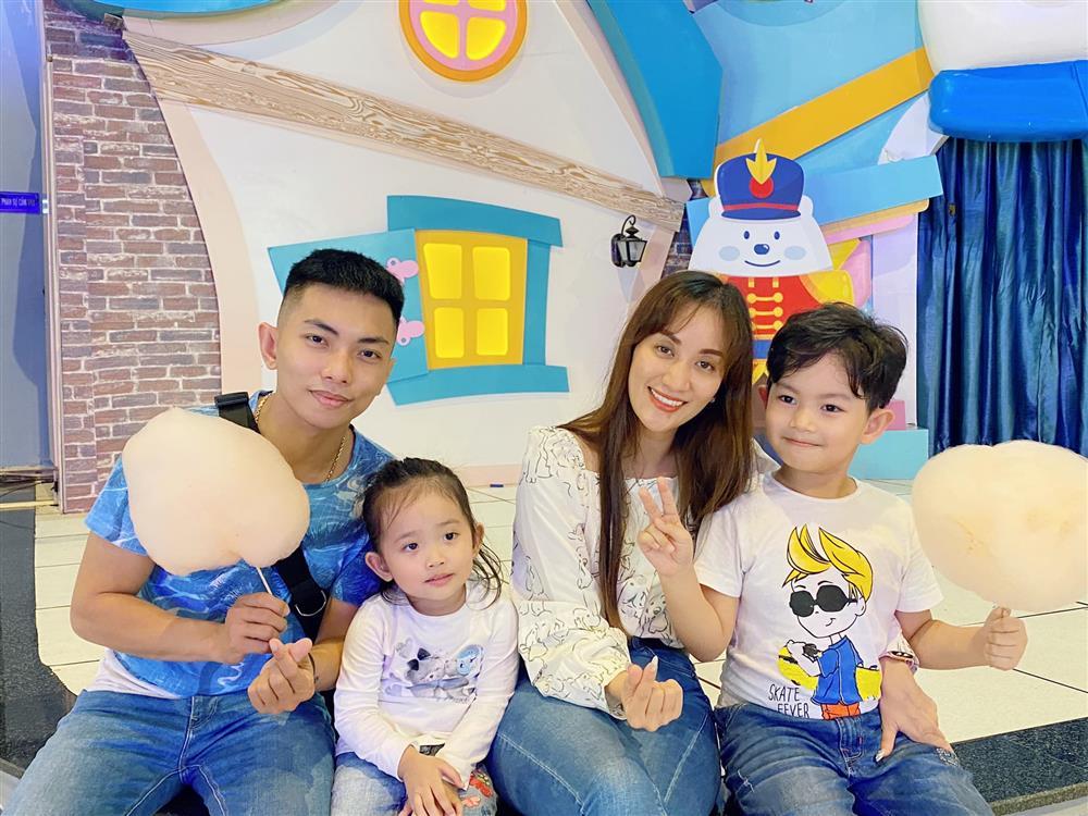 Khánh Thi - Phan Hiển làm gì mỗi khi bị móc mỉa hôn nhân?-1