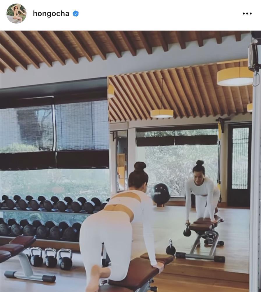 Bảo Anh - Chi Pu - Hà Hồ tập yoga mọi lúc mọi nơi để giữ body đẹp như tạc-6