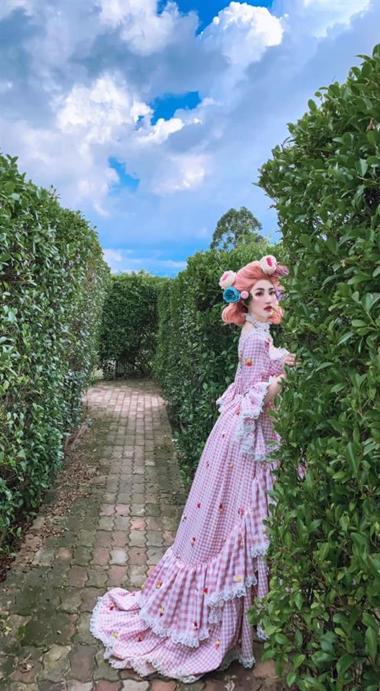 Đã mắt bộ ảnh gia đình lộng lẫy trong trang phục quý tộc bên cẩm tú cầu-15