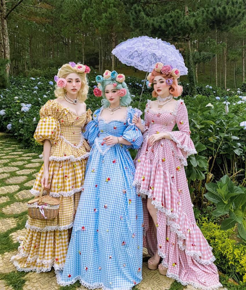 Đã mắt bộ ảnh gia đình lộng lẫy trong trang phục quý tộc bên cẩm tú cầu-5