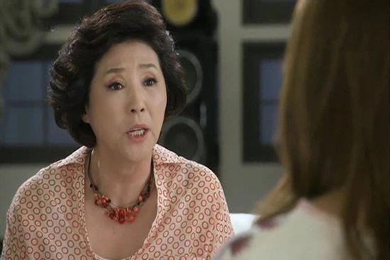 Hứa cho con dâu căn hộ 2 tỷ nhưng sau đó mẹ chồng 'lật mặt' đòi tiền thuê nhà