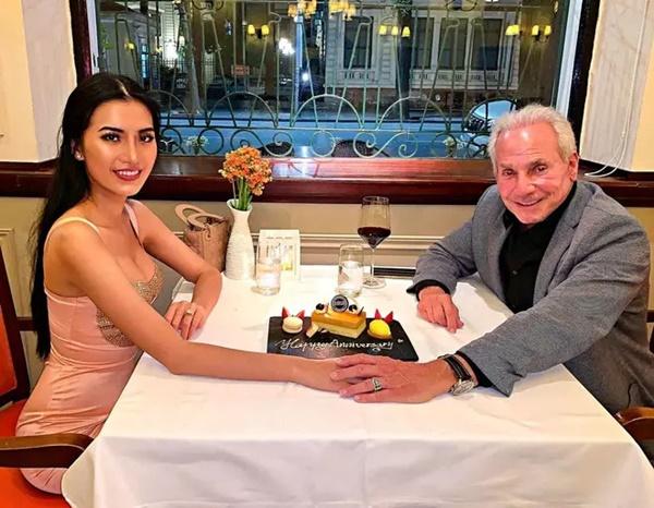 Gu thời trang nhìn là nóng của gái Việt 27 vừa chia tay tỷ phú 73-2