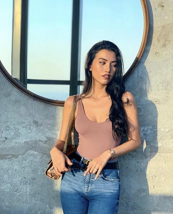 Gu thời trang nhìn là nóng của gái Việt 27 vừa chia tay tỷ phú 73-6