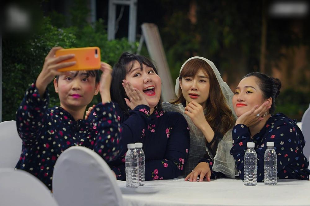 Cây Táo Nở Hoa tập 2: Đám tang bố, Nhã Phương kéo bạn đến làm lố-7