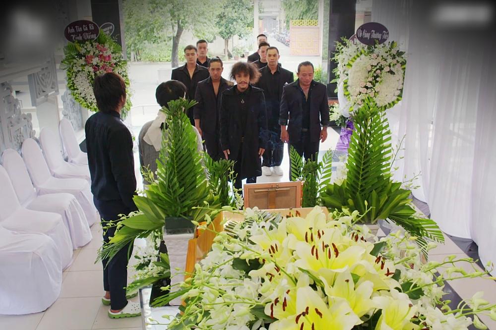 Cây Táo Nở Hoa tập 2: Đám tang bố, Nhã Phương kéo bạn đến làm lố-10