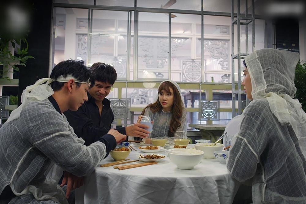 Cây Táo Nở Hoa tập 2: Đám tang bố, Nhã Phương kéo bạn đến làm lố-9