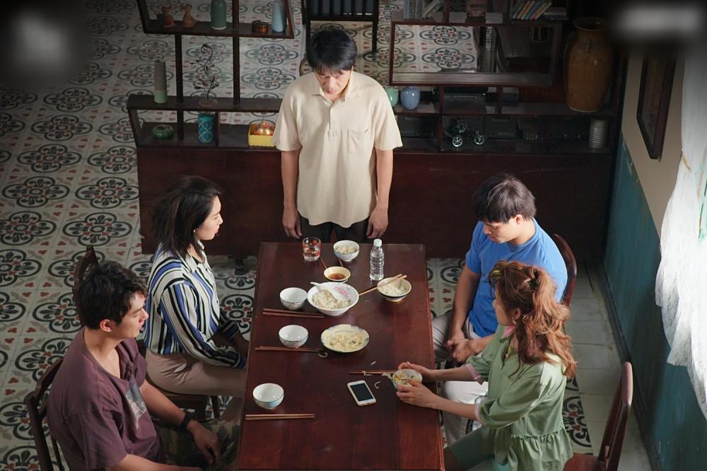 Cây Táo Nở Hoa tập 2: Đám tang bố, Nhã Phương kéo bạn đến làm lố-4