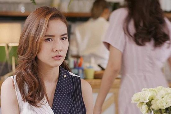 Mừng cưới chồng giàu, ngày ra mắt, hóa đá vì mâm cơm giúp việc bê ra
