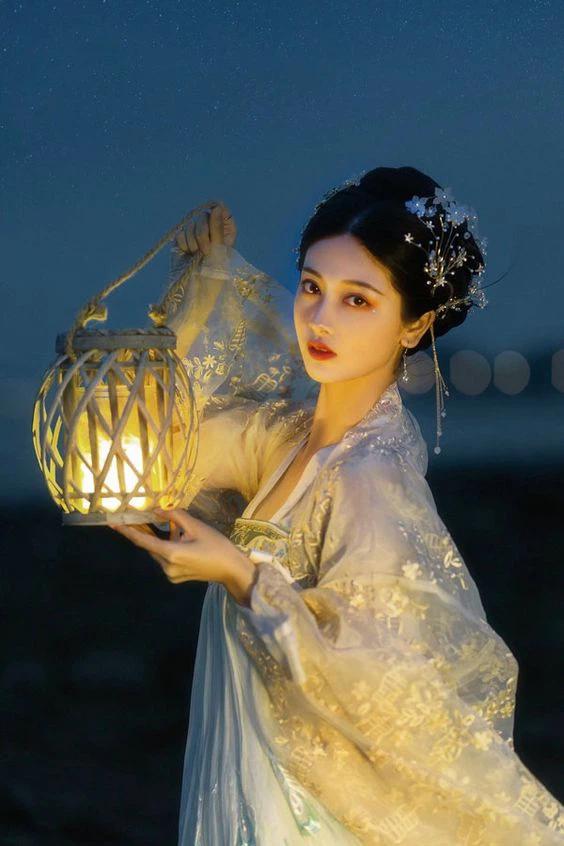 Tháng 4, vận rủi không dám động đến 5 người mệnh này-1