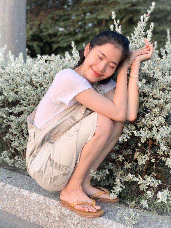 Giàu đừng hỏi nhưng Lê Phương, Ngọc Trinh chỉ ghiền dép lê 35k-9