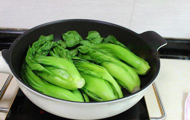 Chỉ cho muối khi làm dưa cải thật sai lầm, thêm 3 bước dưa vàng giòn, không khú-2